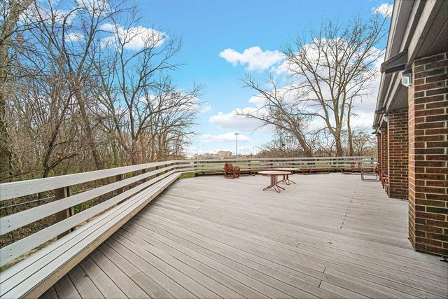 910 Ridge Road 405, Munster, IN 46321