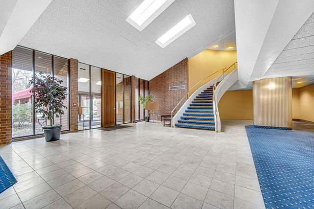 910 Ridge Road 405, Munster, IN 46321