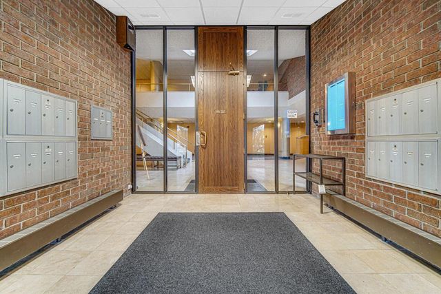 910 Ridge Road 405, Munster, IN 46321