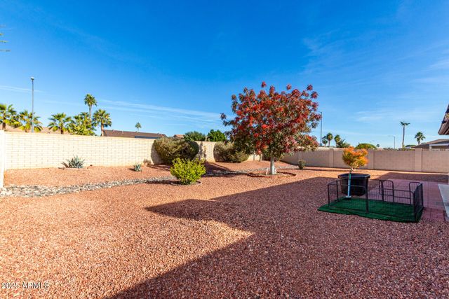 13718 W GABLE HILL Drive, Sun City West, AZ 85375