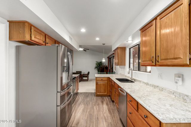 13718 W GABLE HILL Drive, Sun City West, AZ 85375