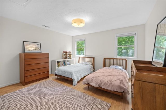 48 Regent Circle 48, Brookline, MA 02445