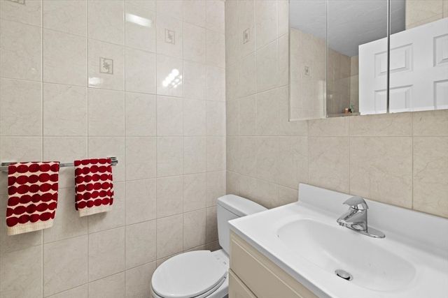 48 Regent Circle 48, Brookline, MA 02445