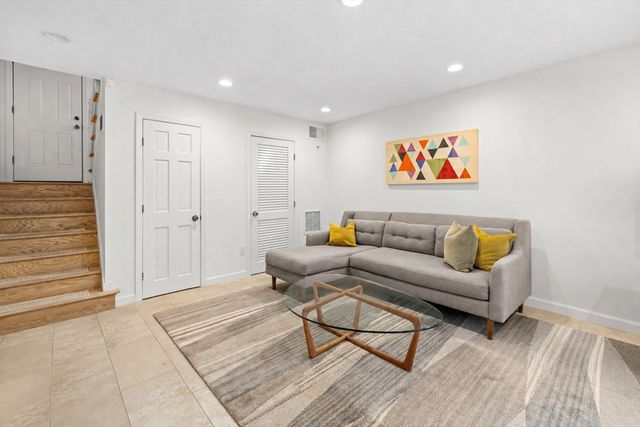 48 Regent Circle 48, Brookline, MA 02445
