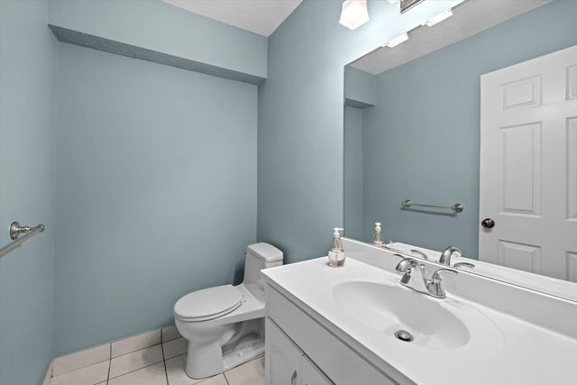 48 Regent Circle 48, Brookline, MA 02445