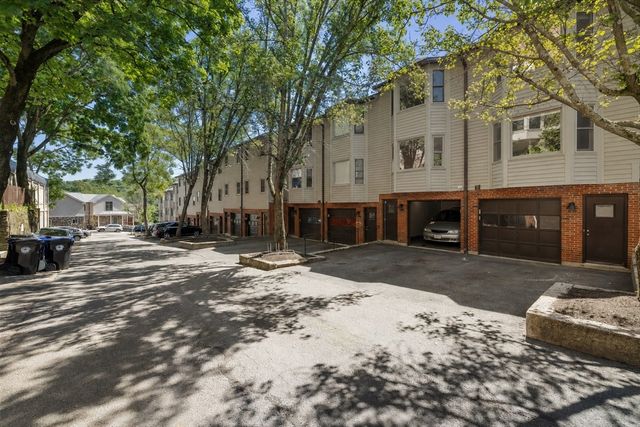 48 Regent Circle 48, Brookline, MA 02445