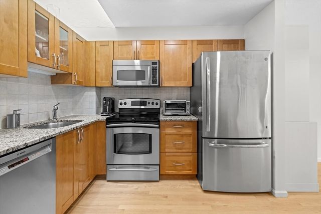 48 Regent Circle 48, Brookline, MA 02445