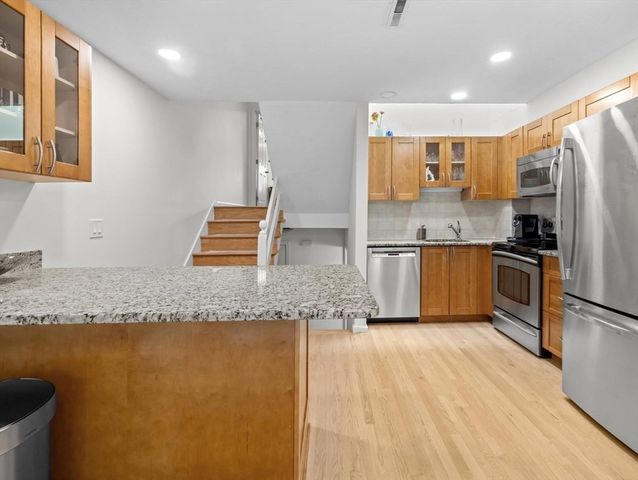 48 Regent Circle 48, Brookline, MA 02445