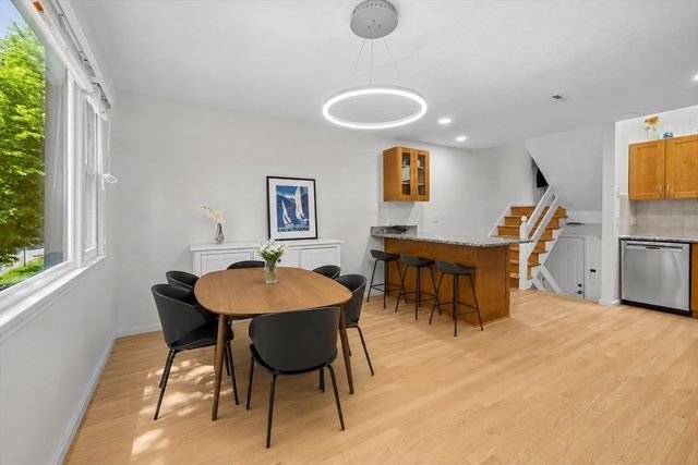 48 Regent Circle 48, Brookline, MA 02445