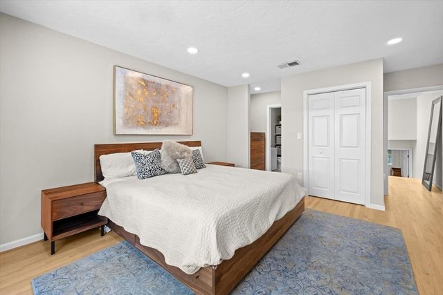 48 Regent Circle 48, Brookline, MA 02445