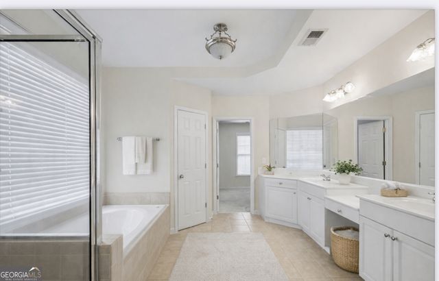 5805 Vinings Retreat Court SW, Mableton, GA 30126