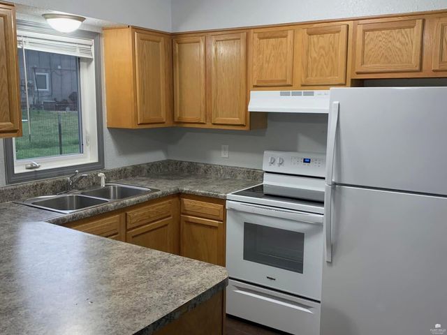 3305-3307 Fairman Circle, Manhattan, KS 66503