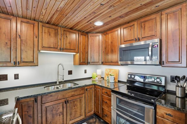 7310 Salmon Drive, Nineveh, IN 46164