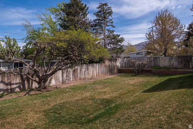11 E BONNEVILLE DR, Bountiful, UT 84010