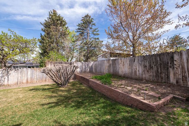 11 E BONNEVILLE DR, Bountiful, UT 84010