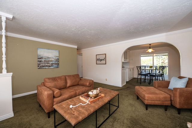 11 E BONNEVILLE DR, Bountiful, UT 84010