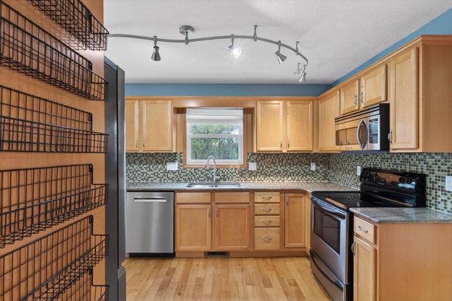 2112 Scenic Hills Drive, Leoni Twp, MI 49201