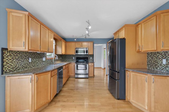 2112 Scenic Hills Drive, Leoni Twp, MI 49201