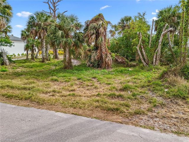 13407 Electron DR, Fort Myers, FL 33908
