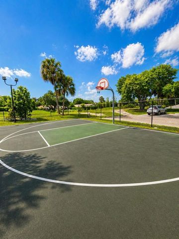 1531 NW 80th Avenue I, Margate, FL 33063