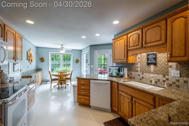 297 Carriage Way, Davison, MI 48423