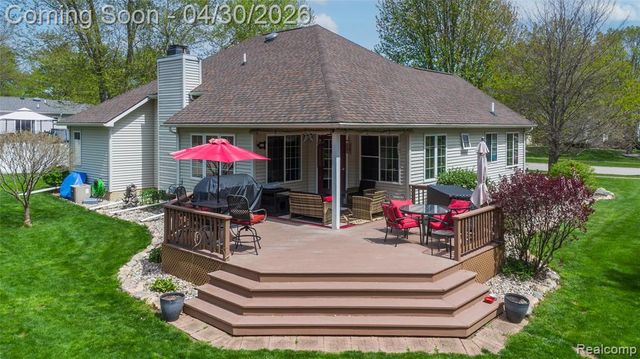 297 Carriage Way, Davison, MI 48423