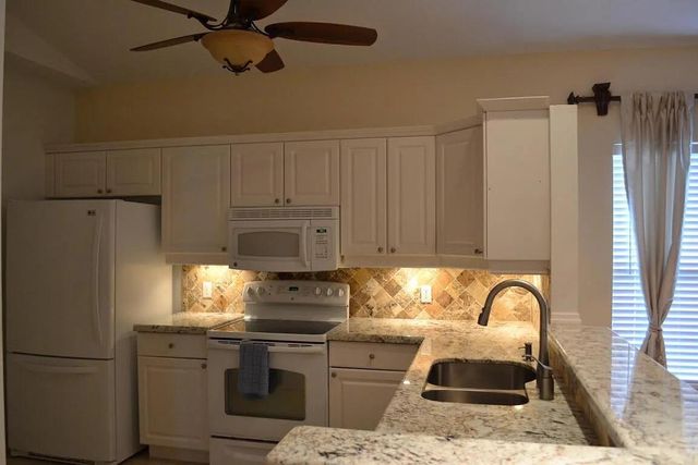 7916 SE Sugar Pines Way, Hobe Sound, FL 33455
