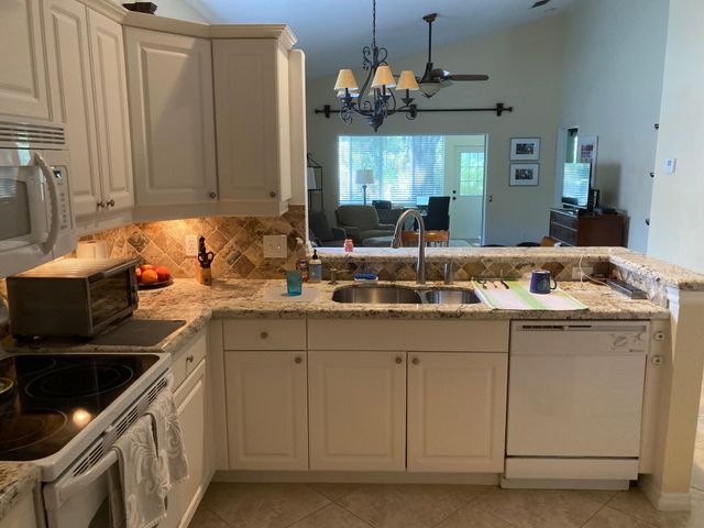 7916 SE Sugar Pines Way, Hobe Sound, FL 33455