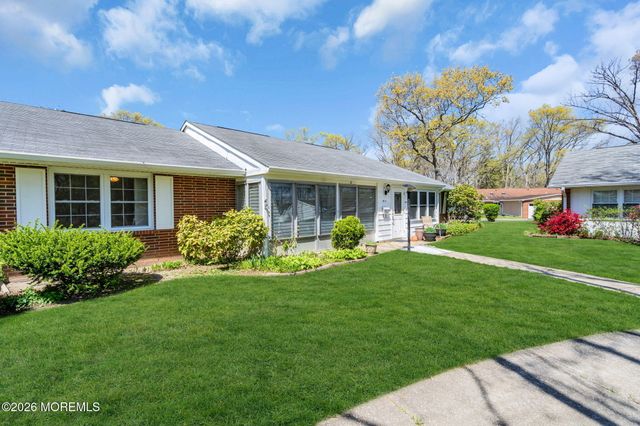 80 Dorchester Drive C, Lakewood, NJ 08701