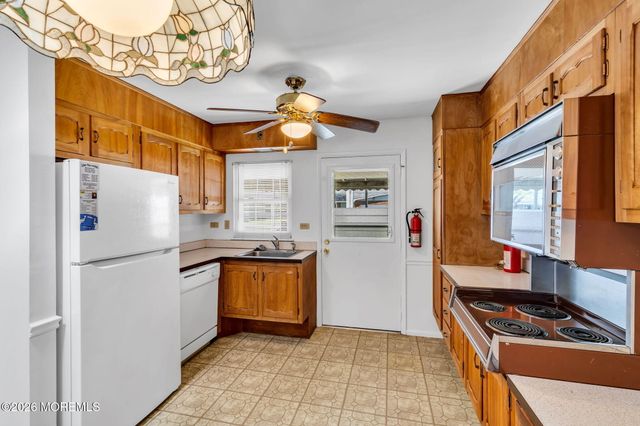 80 Dorchester Drive C, Lakewood, NJ 08701