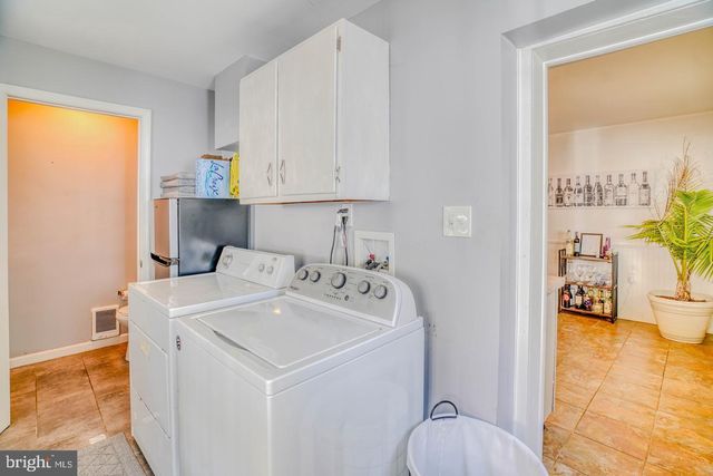 320 HERMITAGE ST, Philadelphia, PA 19128
