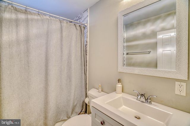 320 HERMITAGE ST, Philadelphia, PA 19128