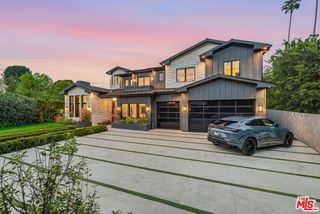16657 Oldham Street, Encino (los Angeles), CA 91436