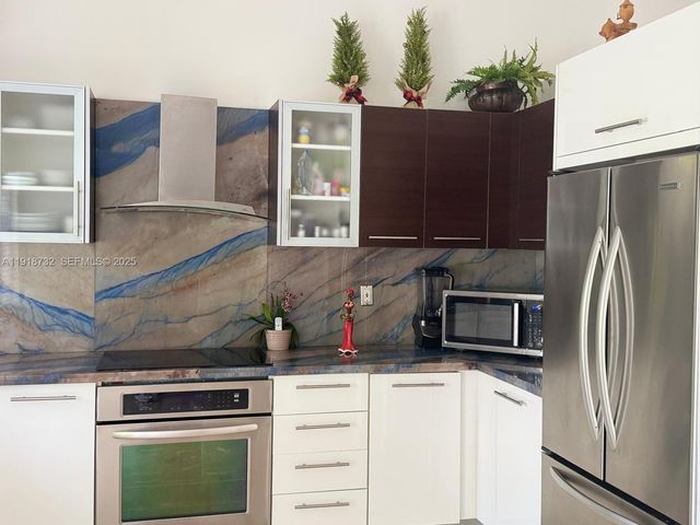 10772 NW 71st St, Doral, FL 33178