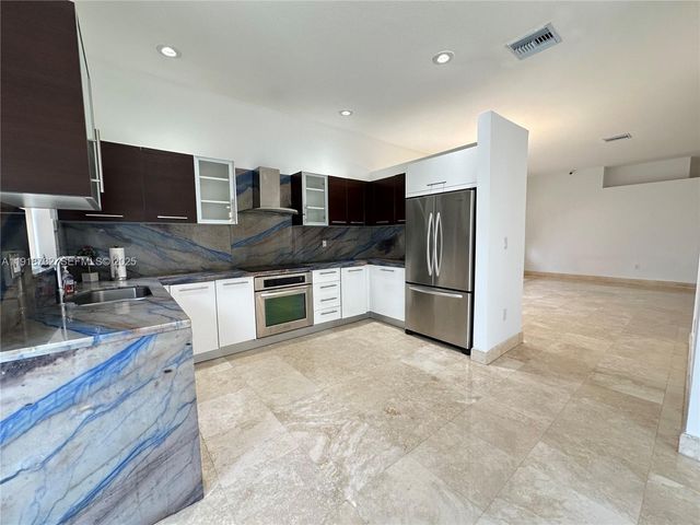 10772 NW 71st St, Doral, FL 33178