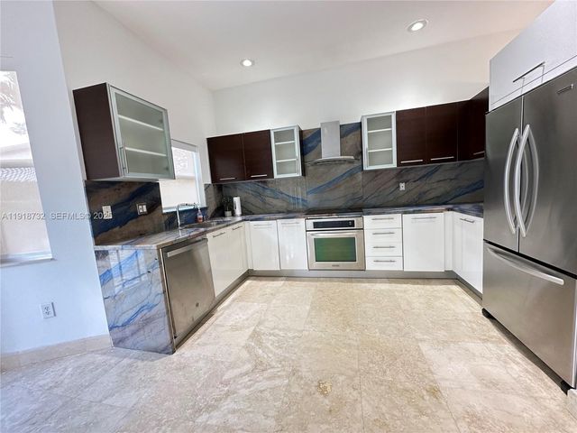 10772 NW 71st St, Doral, FL 33178