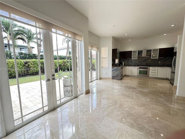 10772 NW 71st St, Doral, FL 33178