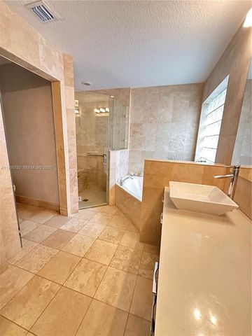 10772 NW 71st St, Doral, FL 33178