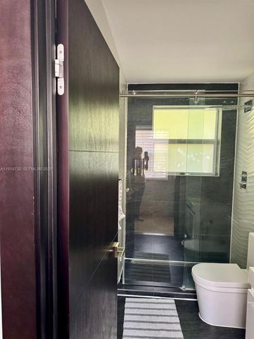 10772 NW 71st St, Doral, FL 33178