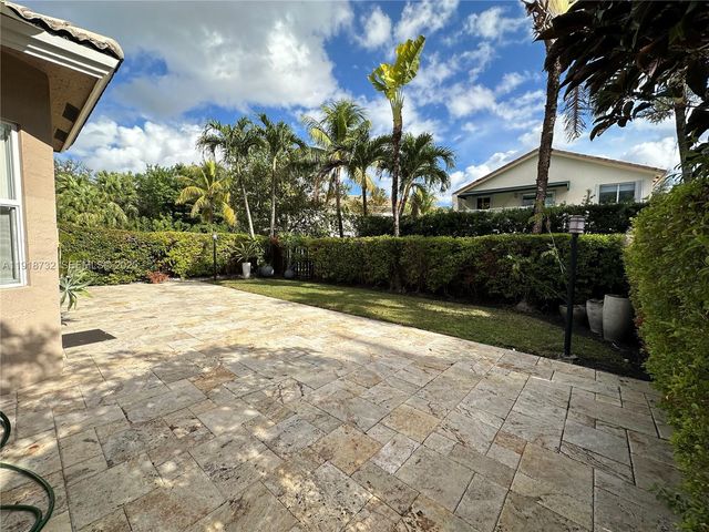 10772 NW 71st St, Doral, FL 33178