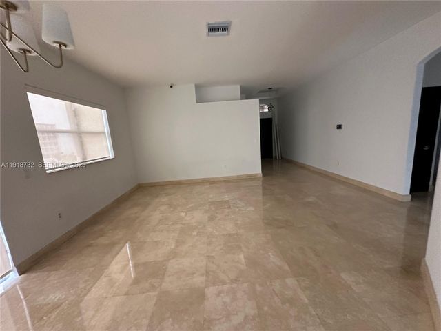 10772 NW 71st St, Doral, FL 33178