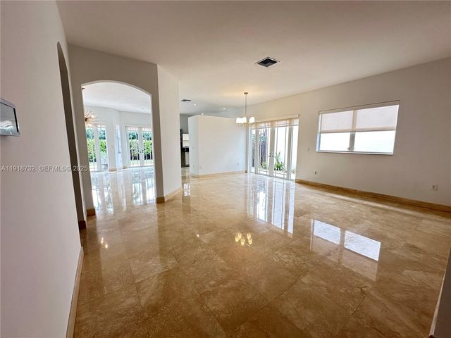 10772 NW 71st St, Doral, FL 33178