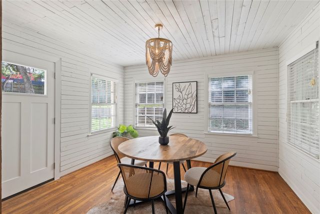 619 N Hampton, Dallas, TX 75208