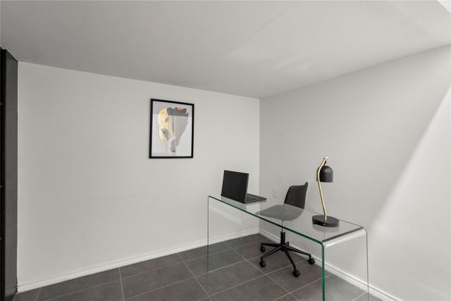 619 N Hampton, Dallas, TX 75208