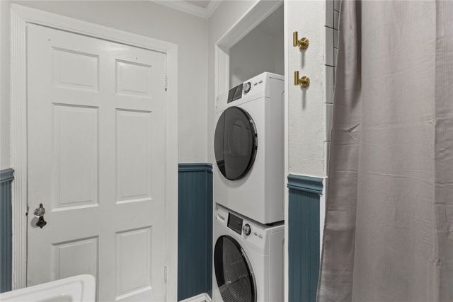 619 N Hampton, Dallas, TX 75208