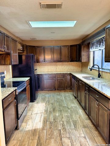 8911 Kenton Briar, San Antonio, TX 78240