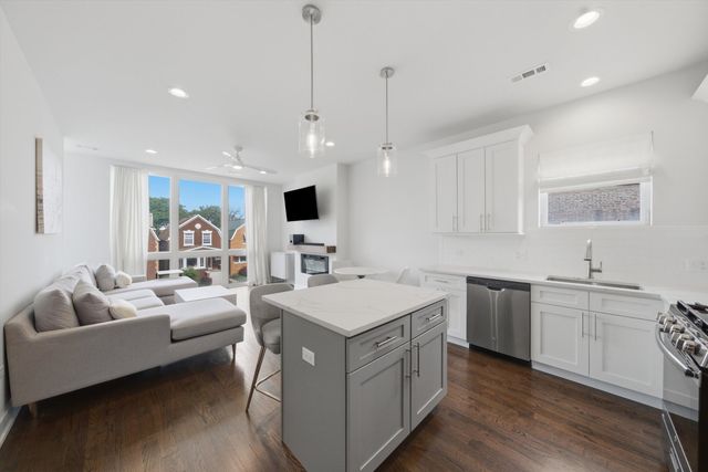 6606 S University Avenue 2, Chicago, IL 60637