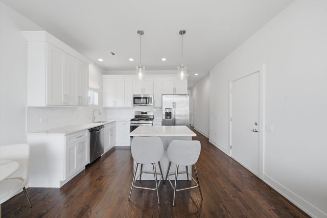 6606 S University Avenue 2, Chicago, IL 60637