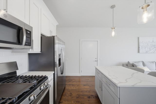 6606 S University Avenue 2, Chicago, IL 60637