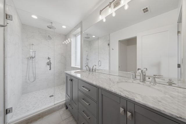 6606 S University Avenue 2, Chicago, IL 60637